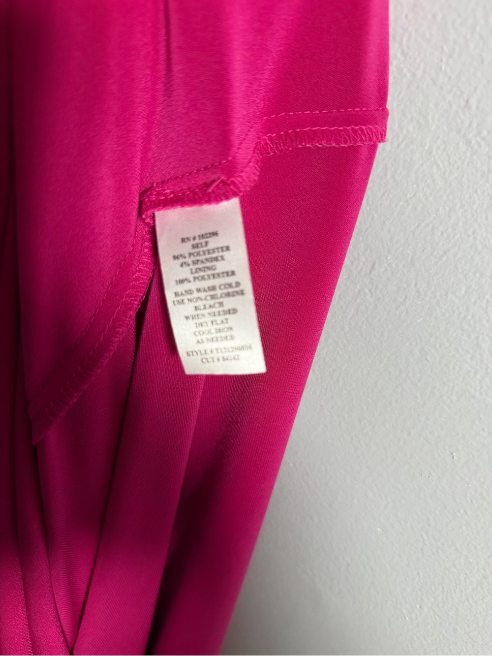 Connected apparel Halter Maxi Dress in Berry Pink 12 NEW - Picture 3 of 6